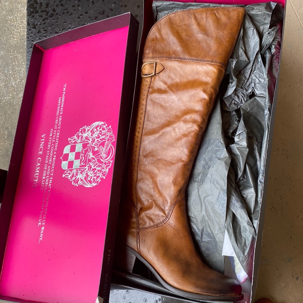 VINCE CAMUTO Knee high boots